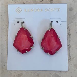 NWT Kendra Scott earrings